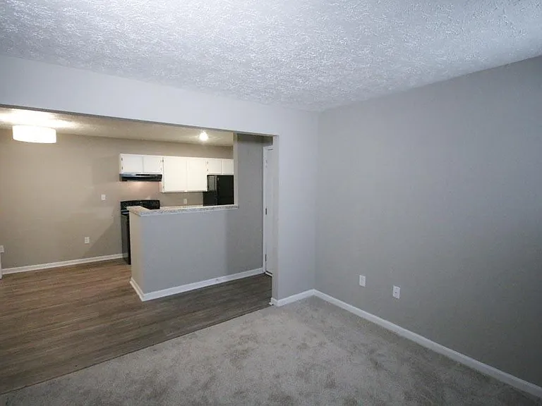 Hazelton Apartments — Photo 13