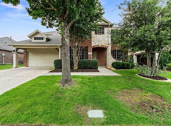 2nd image of 300 Lakefront Ct