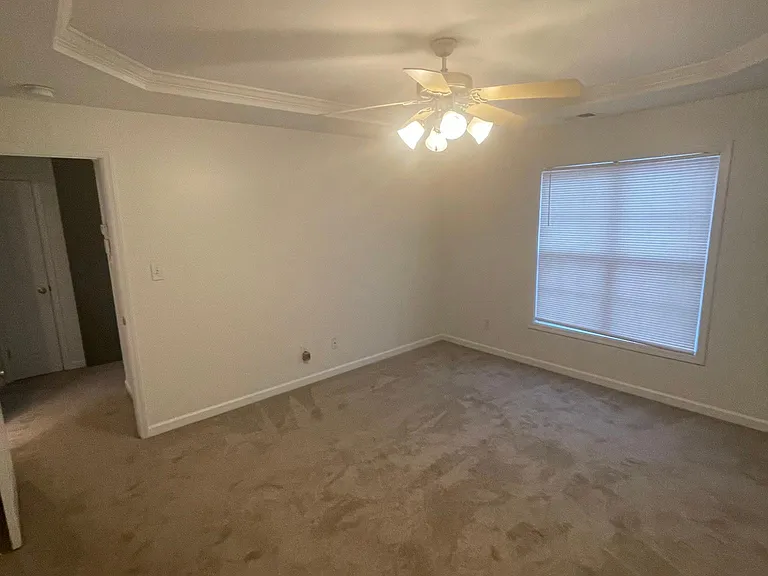 180 Bennington Dr — Photo 15