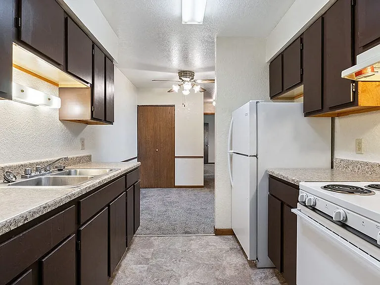 Lots of Cabinet Space!