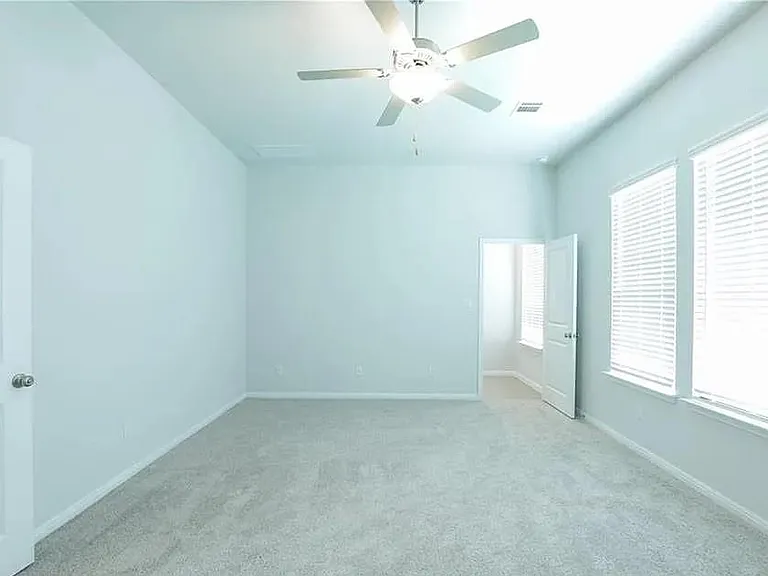 135 Horseshoe Cv — Photo 6