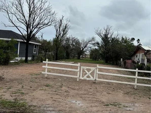 614 E Birch Ave, Alamo, TX 78516