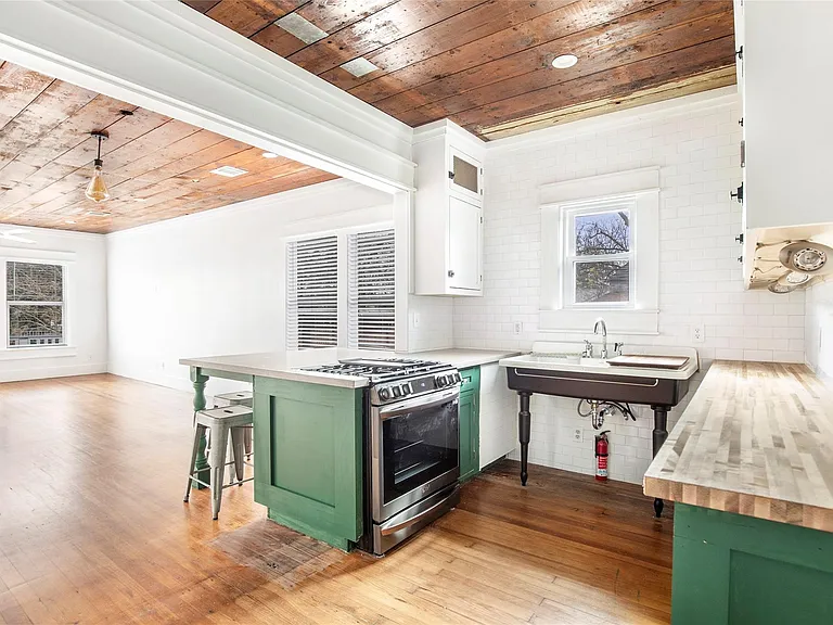 4731 Woodside St — Photo 21