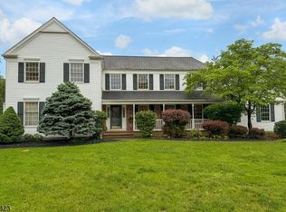 35 De Hart Dr, Belle Mead, NJ 08502