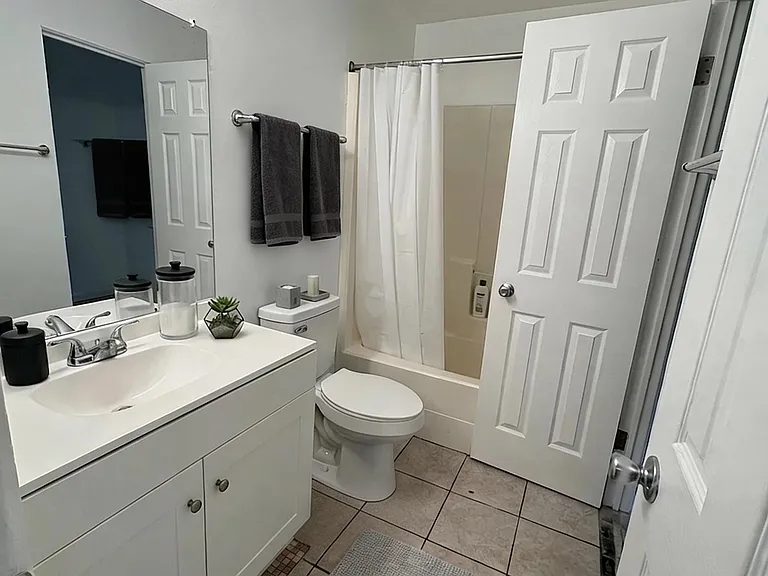 1317 Michigan Ave W #4 — Photo 13