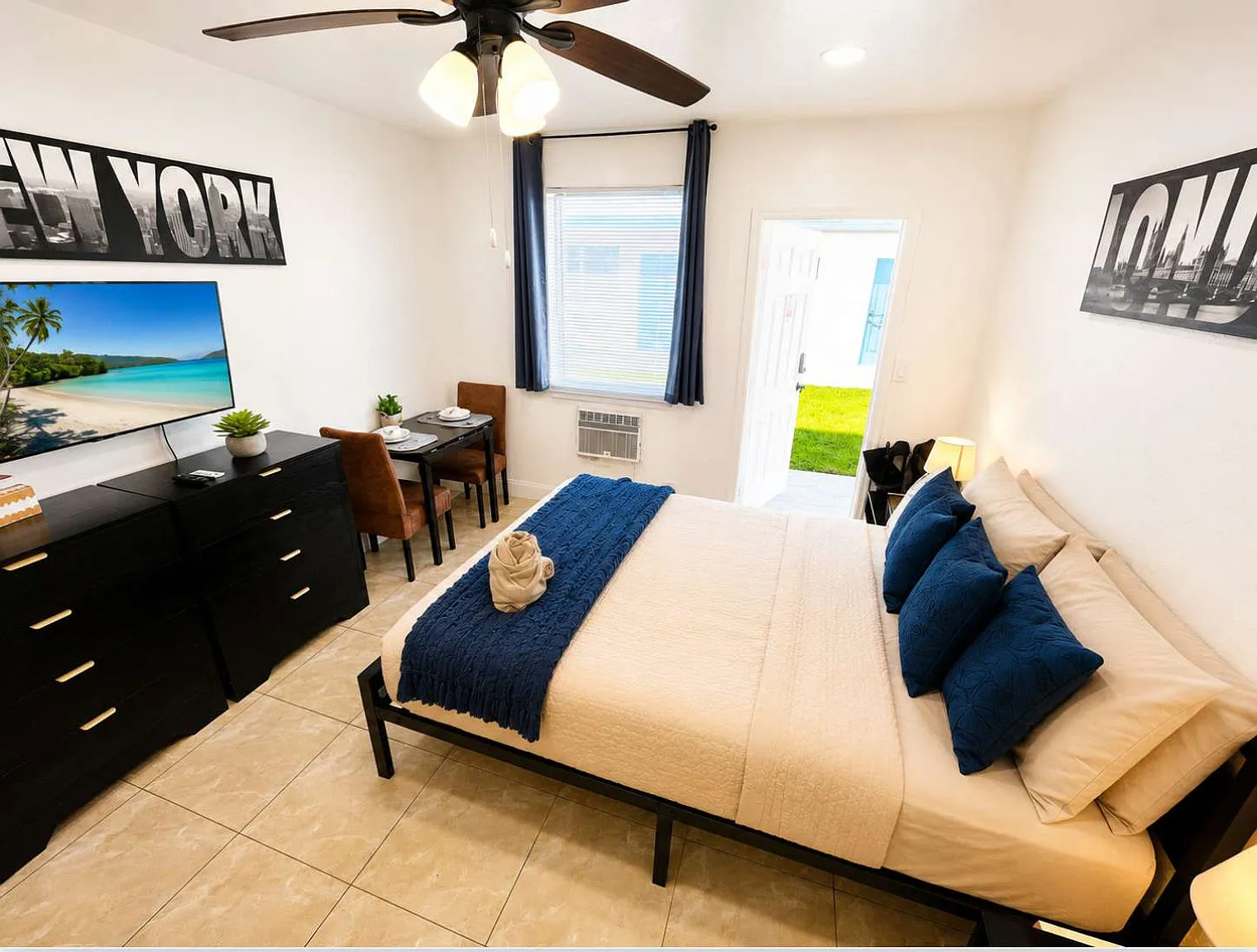 Studio, 1.0 bath, 290 sqft, $2,027 — Photo 2