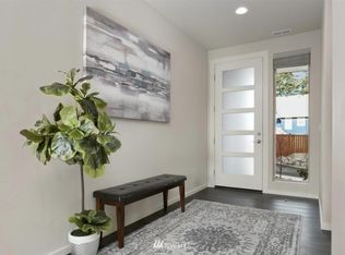 227 SW 3rd Ct, Renton, WA 98057