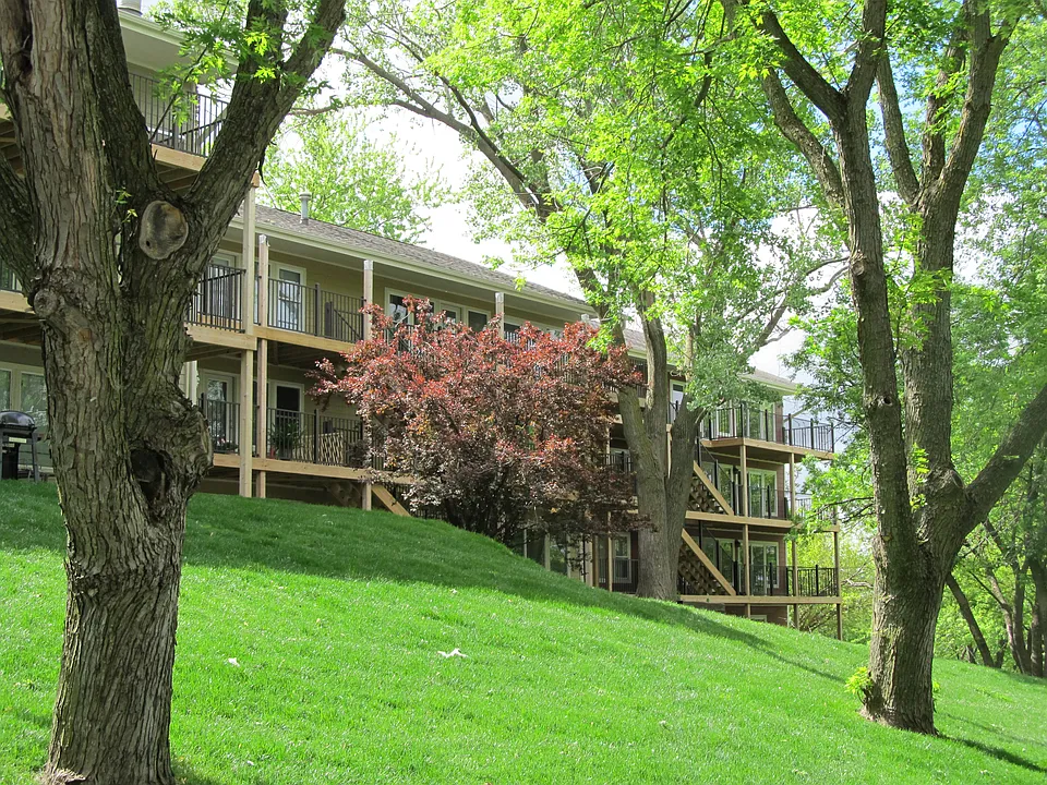 1951 Parkwild Dr #123