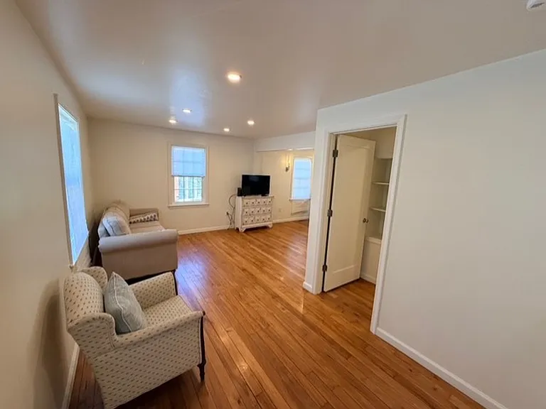 1133 Center Ln — Photo 3