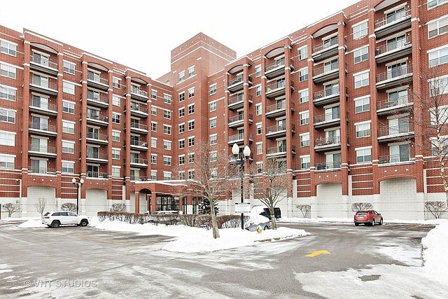 1st image of 1700 Riverwoods Dr APT 611