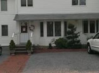 12 Revillo Rd, Bayville, NY 11709