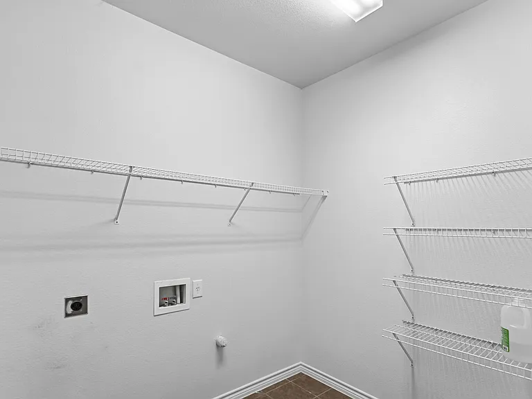 807 Clear Water Dr — Photo 30