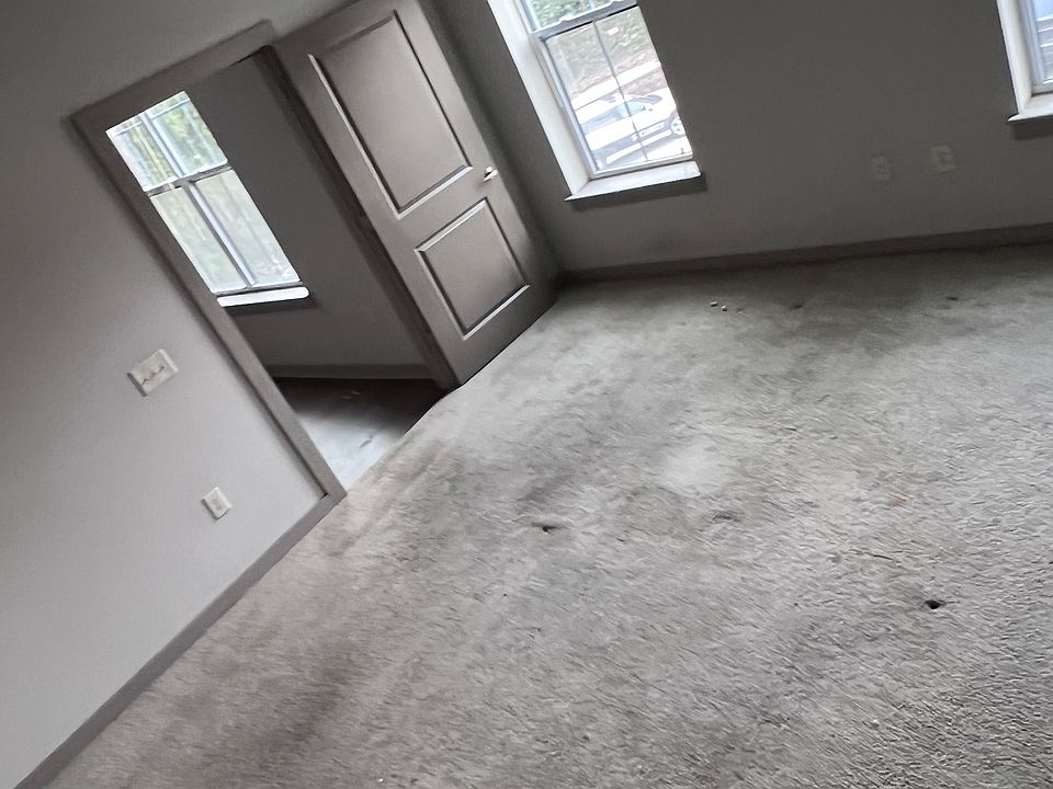 2nd image of 1026 Kenilworth Ave