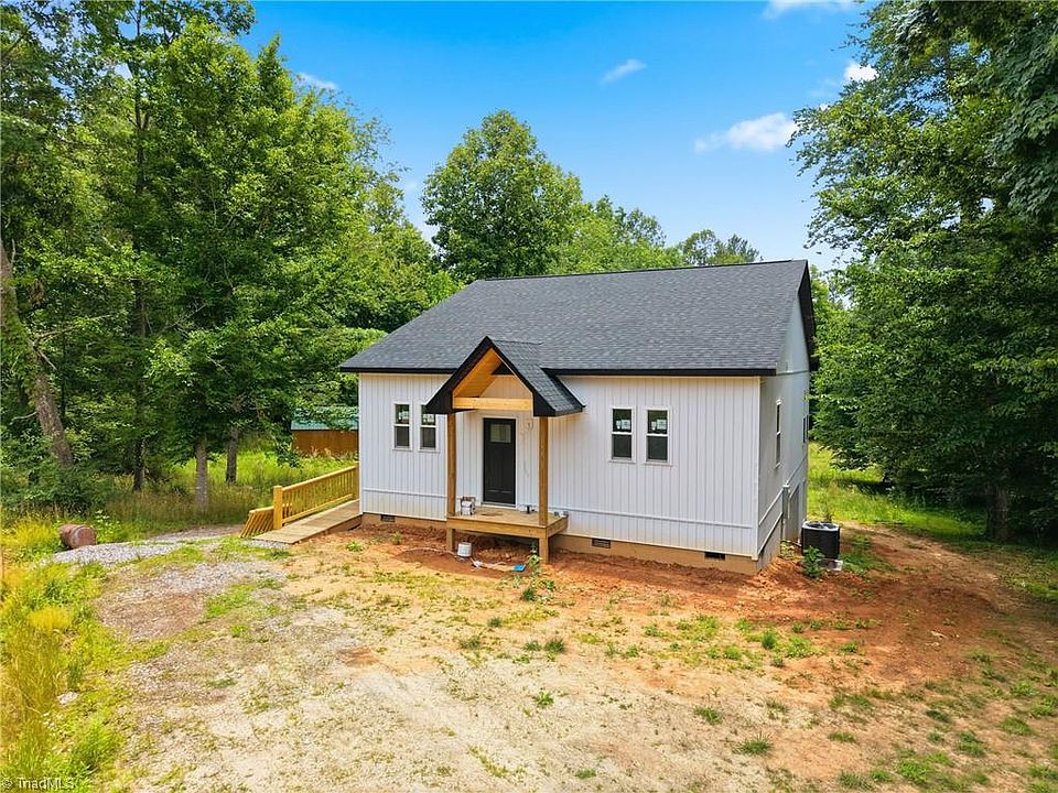 1st image of 625 Gunters Hill Rd