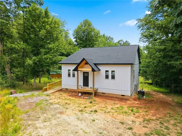 625 Gunters Hill Rd, Boomer, NC 28606