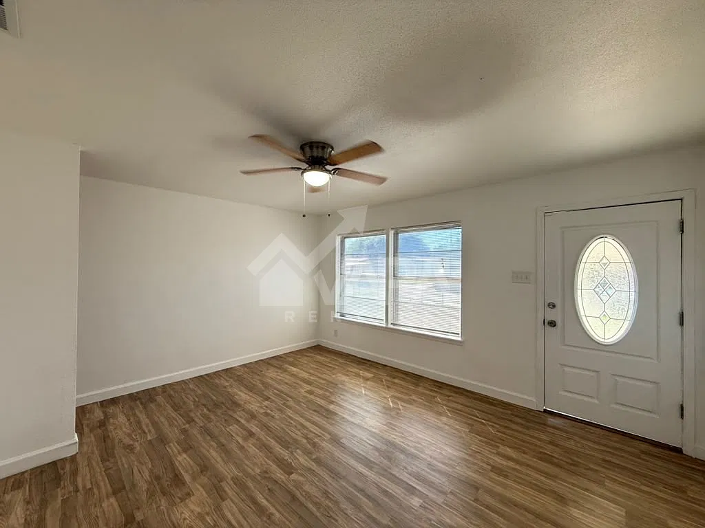3 bed, 1578 sqft, $2,000 — Photo 4