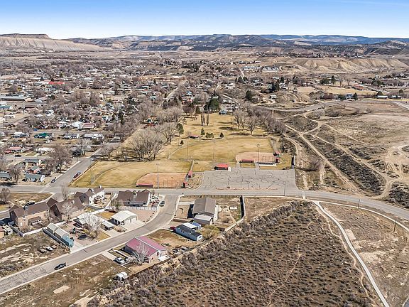 2nd image of 903 Taos Dr