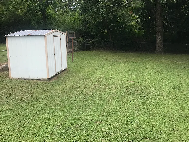 1220 Carol Dr — Photo 10