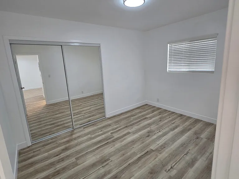 1635 W Summit St #1637 — Photo 8