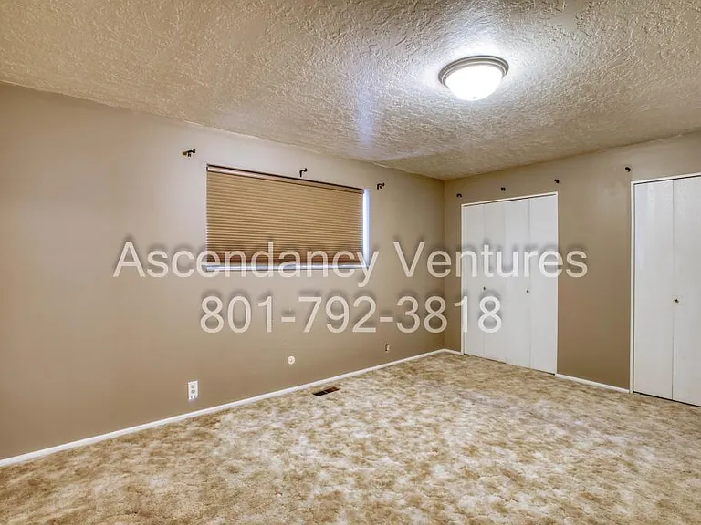 706 Buzianis Way — Photo 21