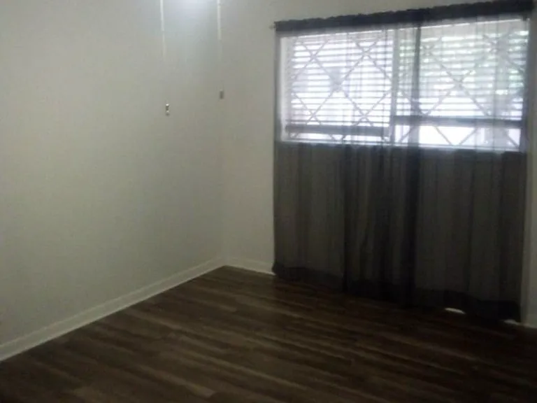 214 Rosewood Ave — Photo 4