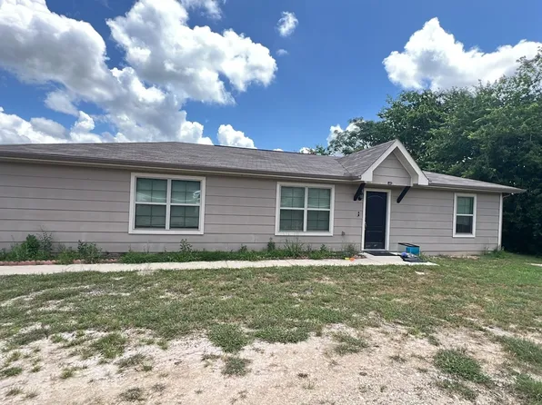 521 Brazos Hills Dr, Weatherford, TX 76087