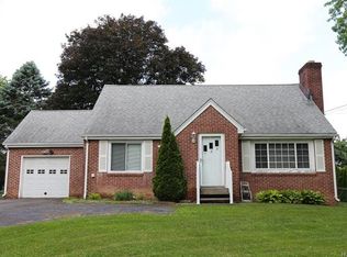 733 Neighborhood Rd, Lake Katrine, NY 12449