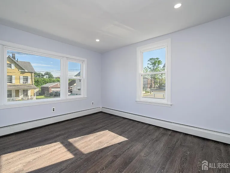 74 Albert St — Photo 10