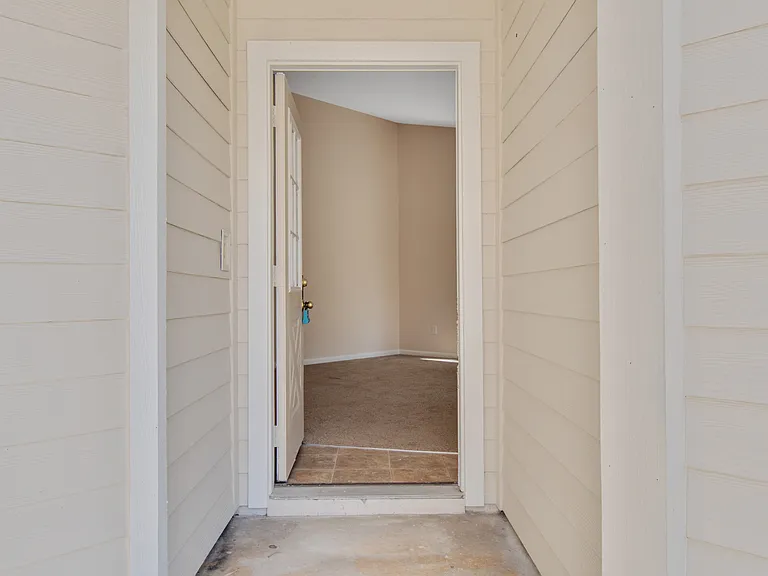 100B Coral Reef Ct N — Photo 3