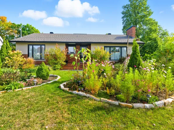 2461 Alta Vista Dr, Ottawa, ON K1H 7M9