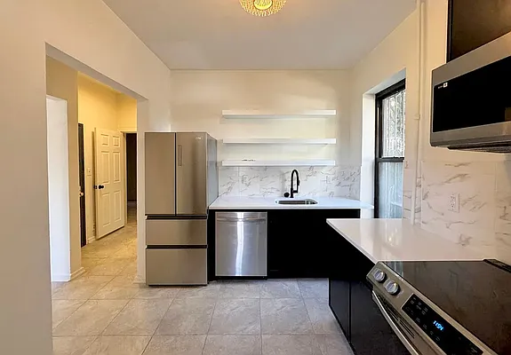 Rented by Pear NYC LLC | media 8