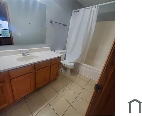 2923 W Arthington St #2 — Photo 6