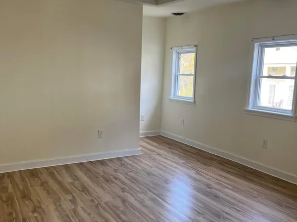 11 Mechanic St #2, Troy, NY 12180