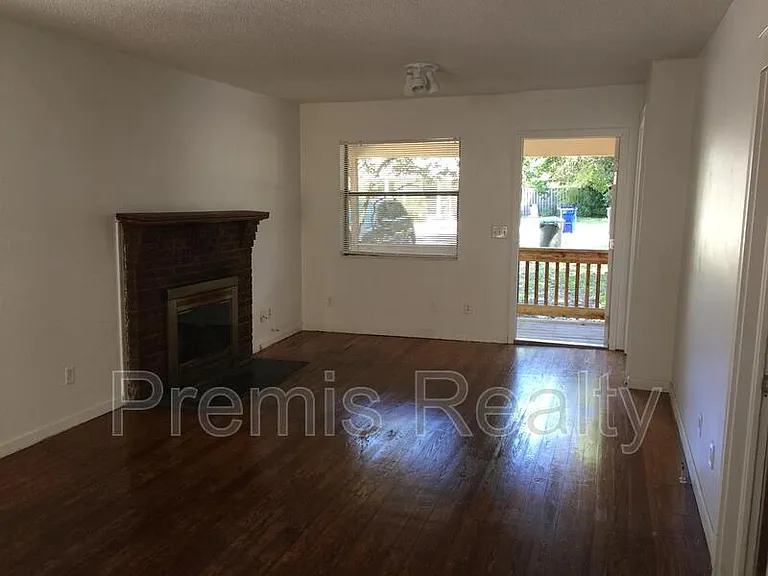 1319 Georgia Ave — Photo 15