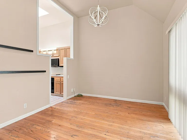 814 Balboa Ln — Photo 3