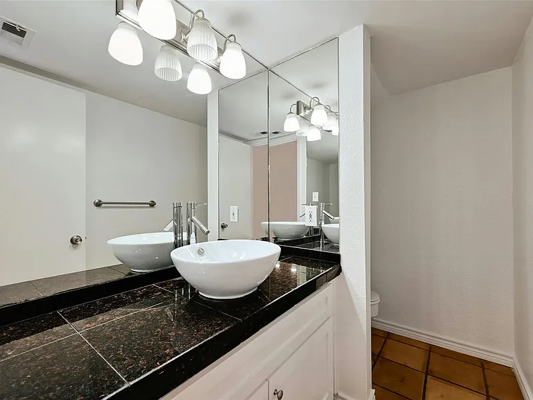 6637 Valleyside Rd — Photo 14