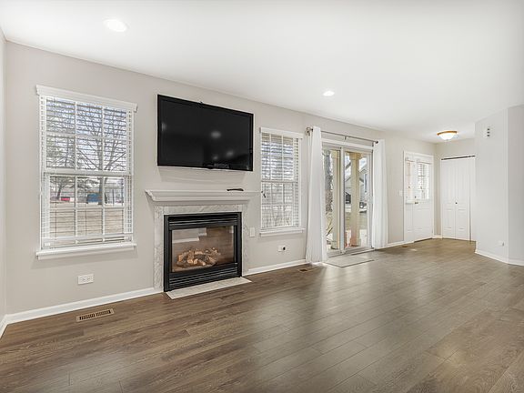 4th image of 212 W Hamilton Dr