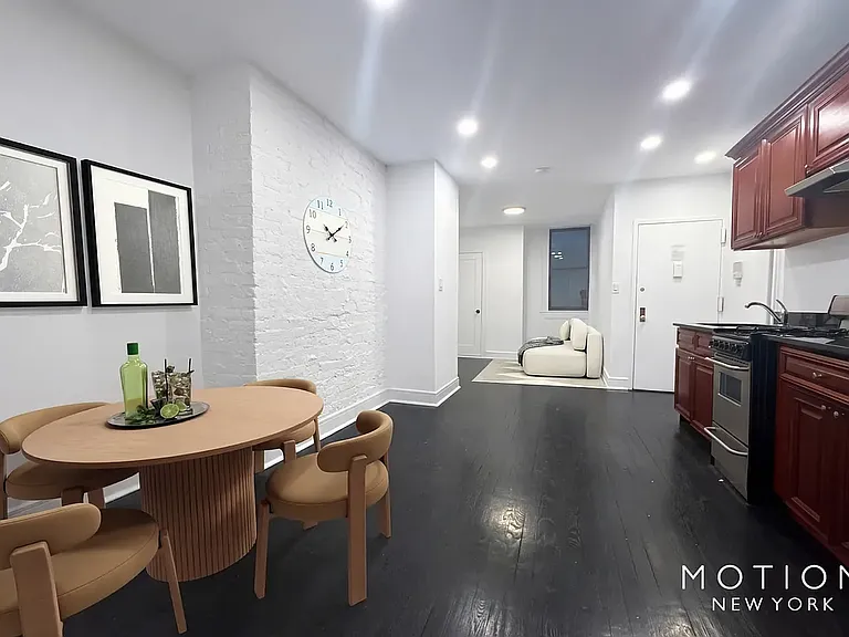 273 E 10th St #16A — Photo 2