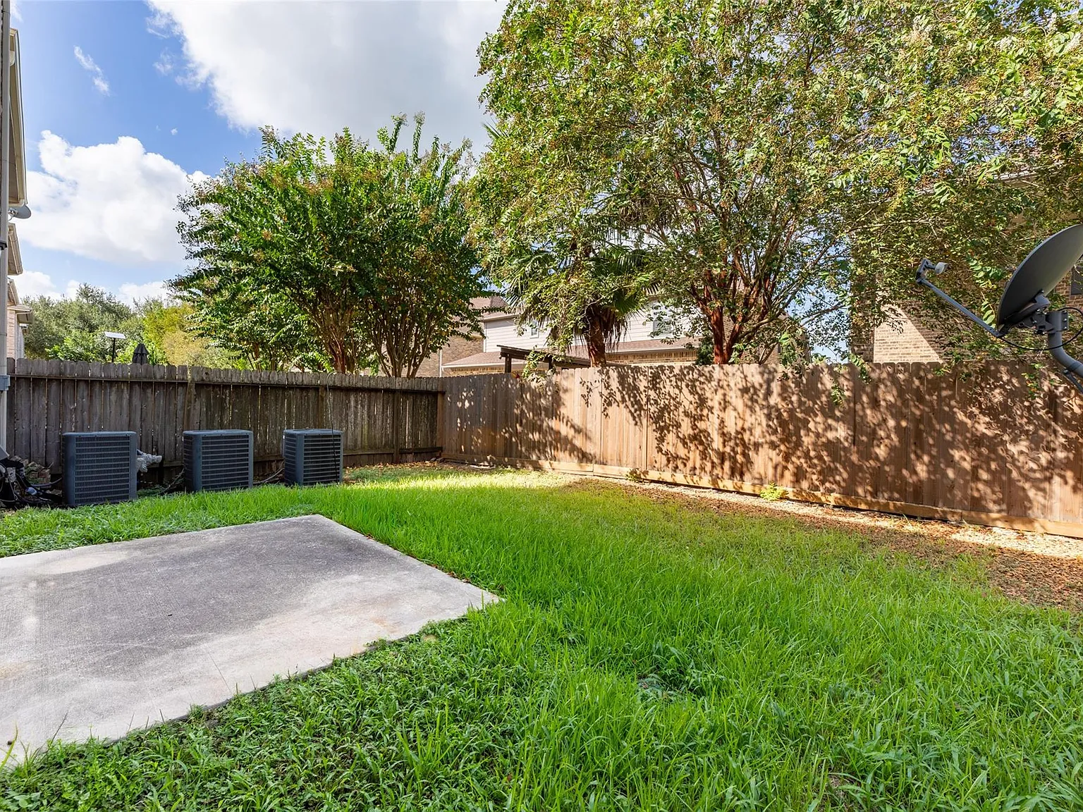 3 bed, 3.5 bath, 3196 sqft, $3,000 — Photo 3