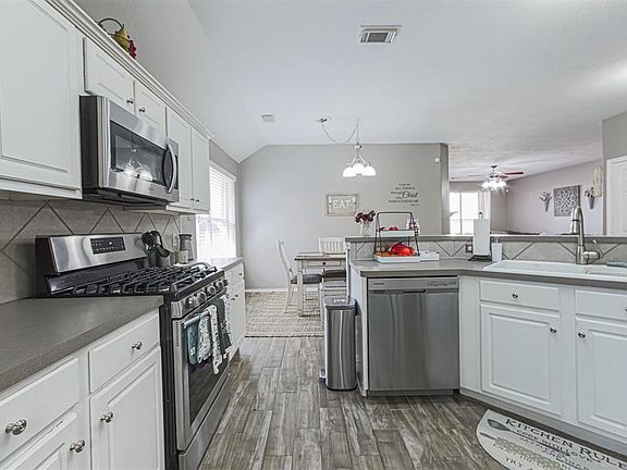 4th image of 20502 Coleridge Ln
