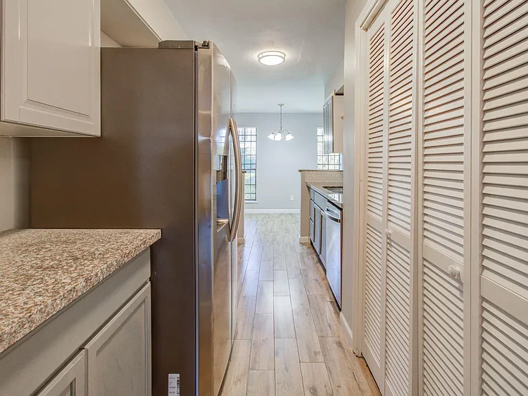 9495 Fondren Rd — Photo 11