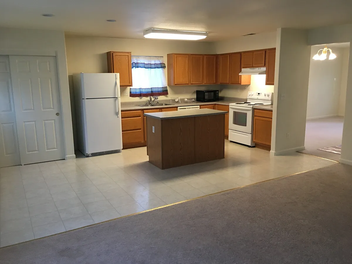 Building Photo - 2644 Sunray Dr