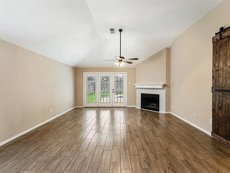 5622 Village Park Dr — Photo 5
