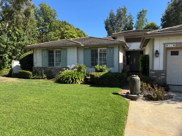 27 Carriage Ln, Santa Ana, CA 92705