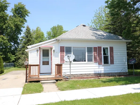 145 Ward St, Croswell, MI 48422