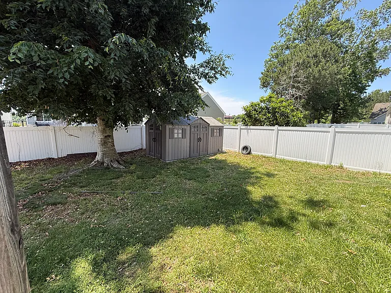 1022 Meadows Reach Cir — Photo 17
