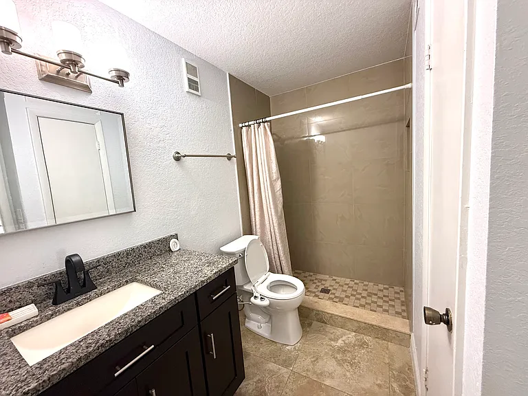 11526 Westwood Blvd #711 — Photo 23
