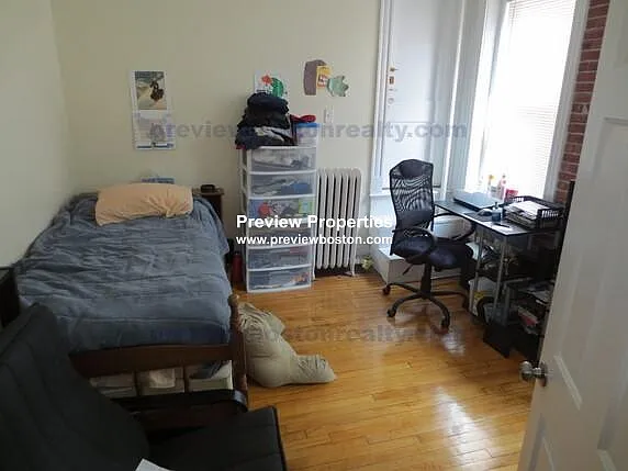 3 bed, 1.0 bath, $4,500 — Photo 4