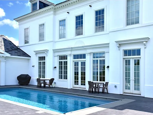 5041 Grosvenor Avenue image 3 of 4