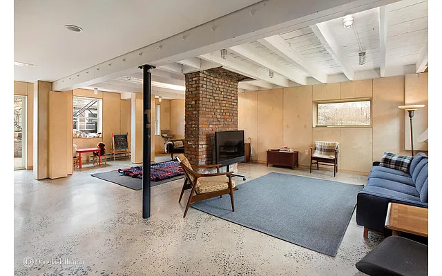 Sold by Douglas Elliman | media 24